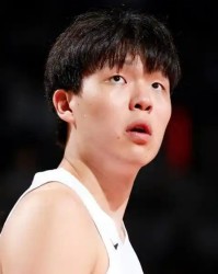 MK体育官方入口-梦幻半场！杨瀚森8中8轰17+3+2+1 弹无虚发无可阻挡